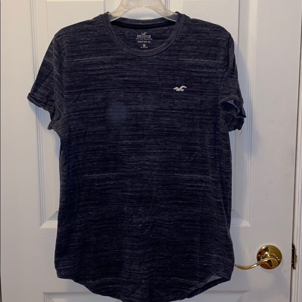 HOLLISTER T SHIRT